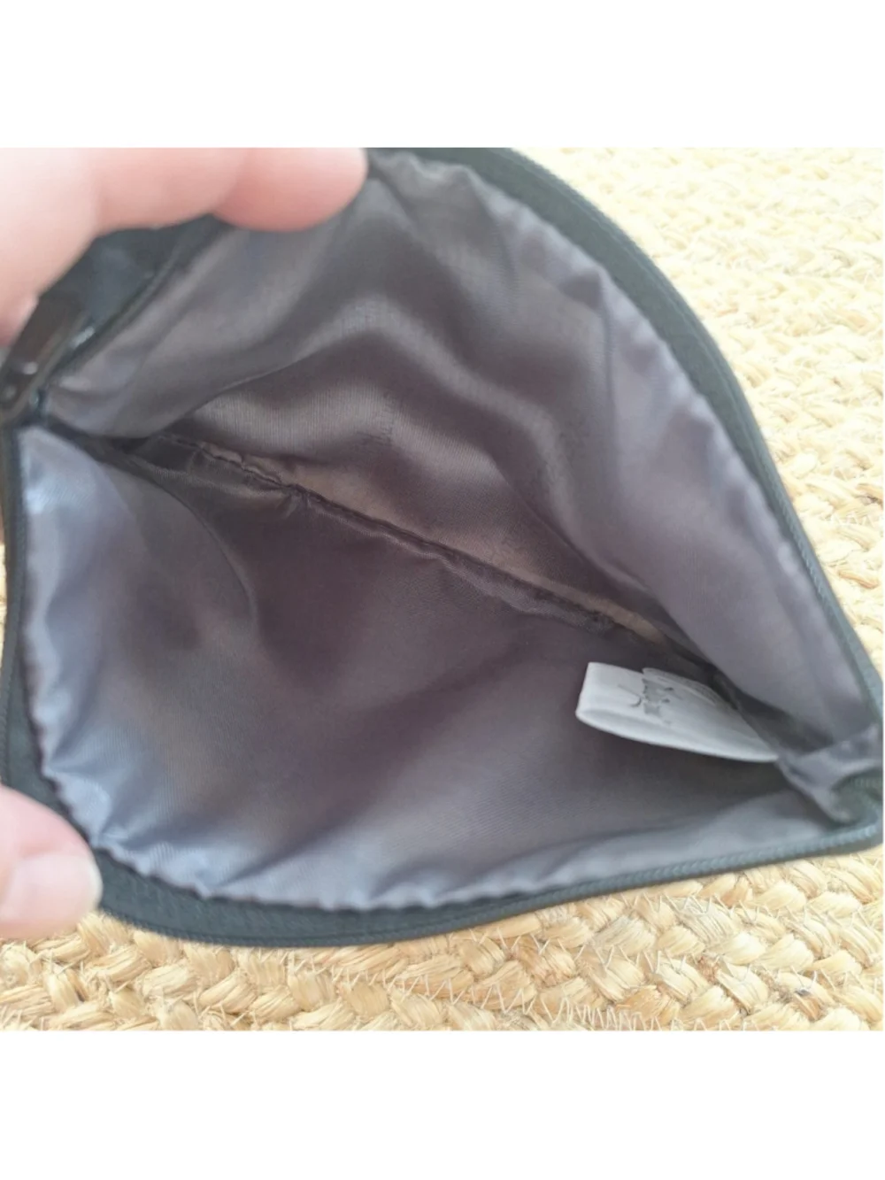 Thirty One Small Zipper Pouch Chevron Print BLACK & WHITE NWOT Makeup Cosmetic